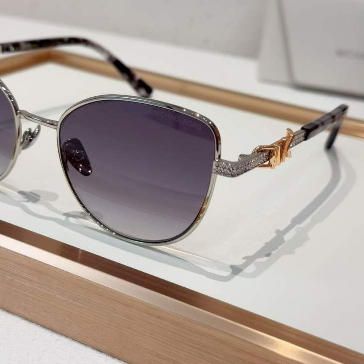 Picture of Michael Kors Sunglasses _SKUfw74775176fw